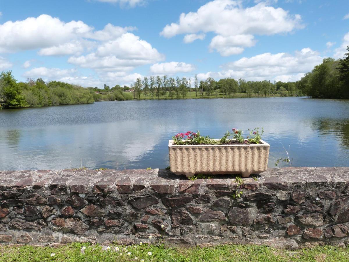 Domaine Des Hameaux Du Lac - Bg Saint-Pardoux-lʼOrtigier Kültér fotó